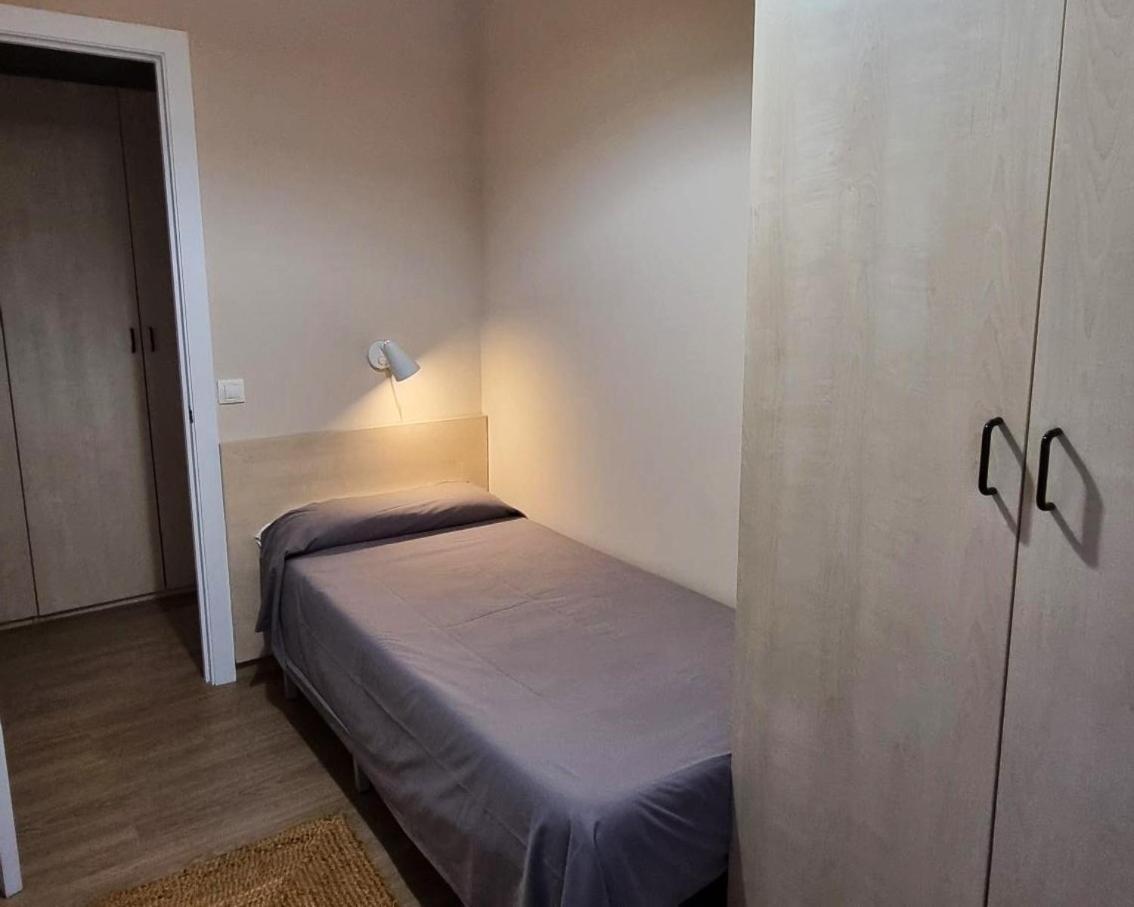 Residencia Universitaria Resa Damia Bonet Валенсия Екстериор снимка