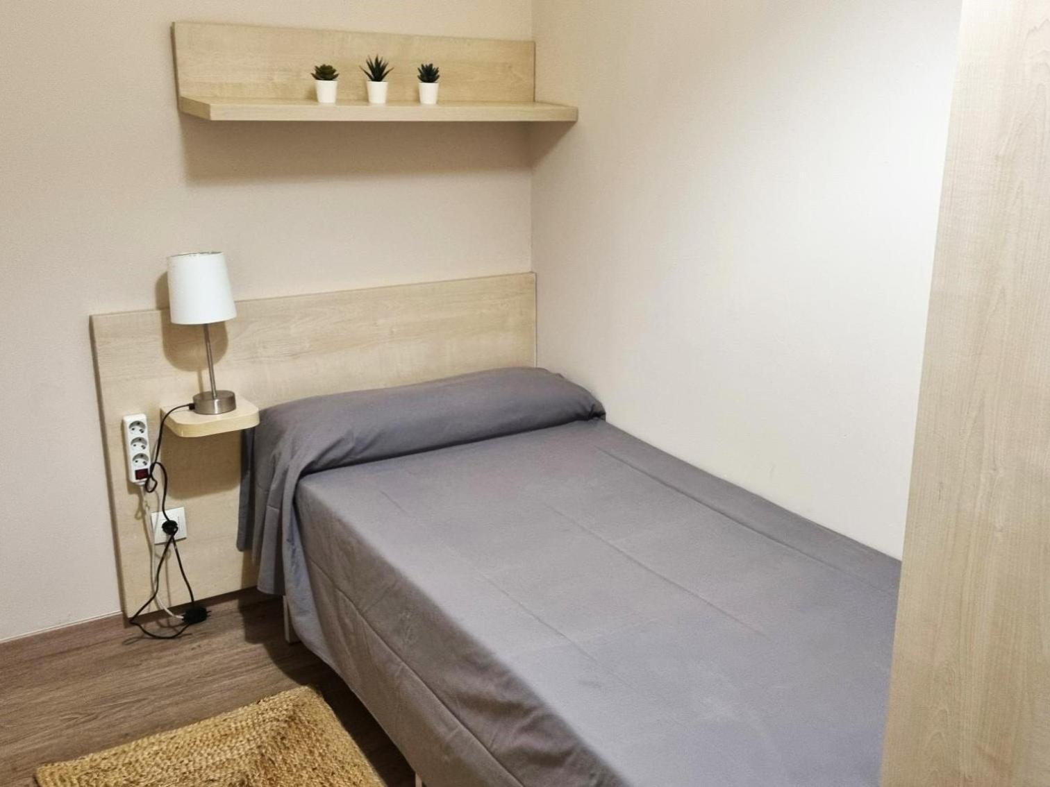 Residencia Universitaria Resa Damia Bonet Валенсия Екстериор снимка